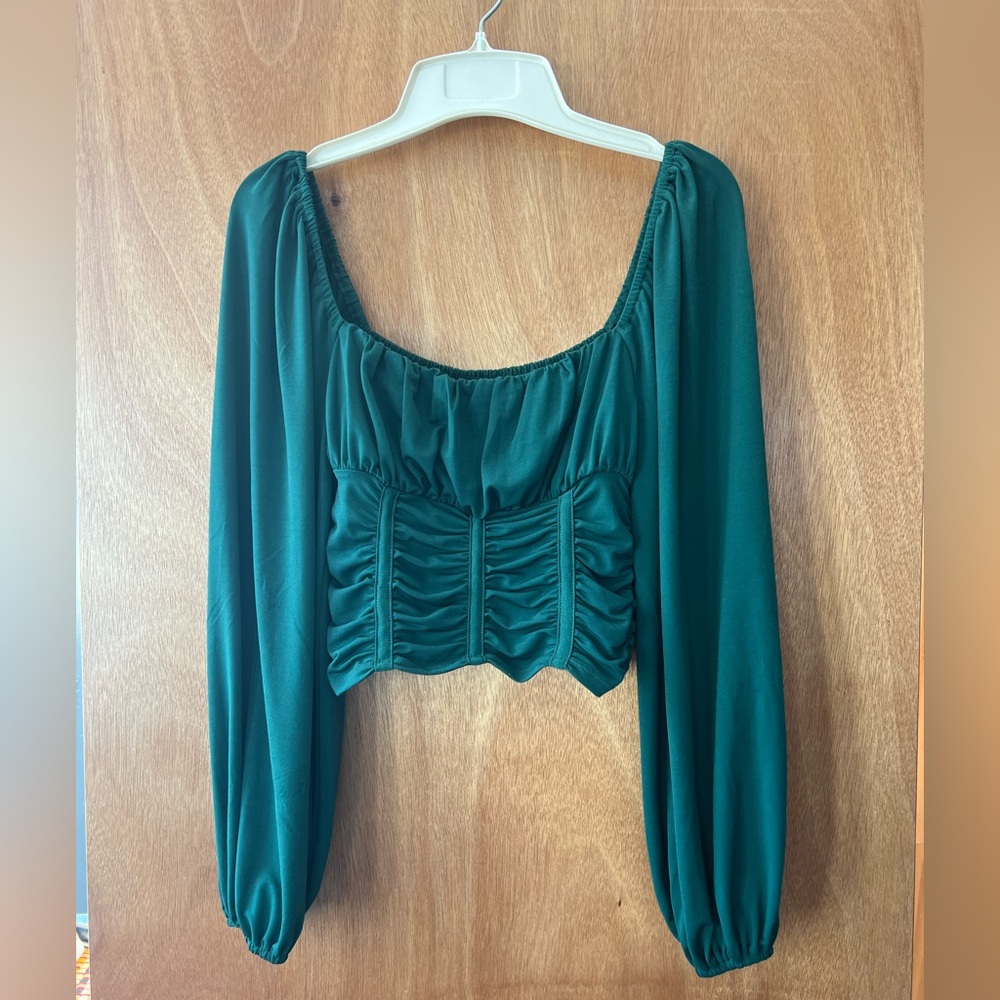 Off/wide shoulder crop top